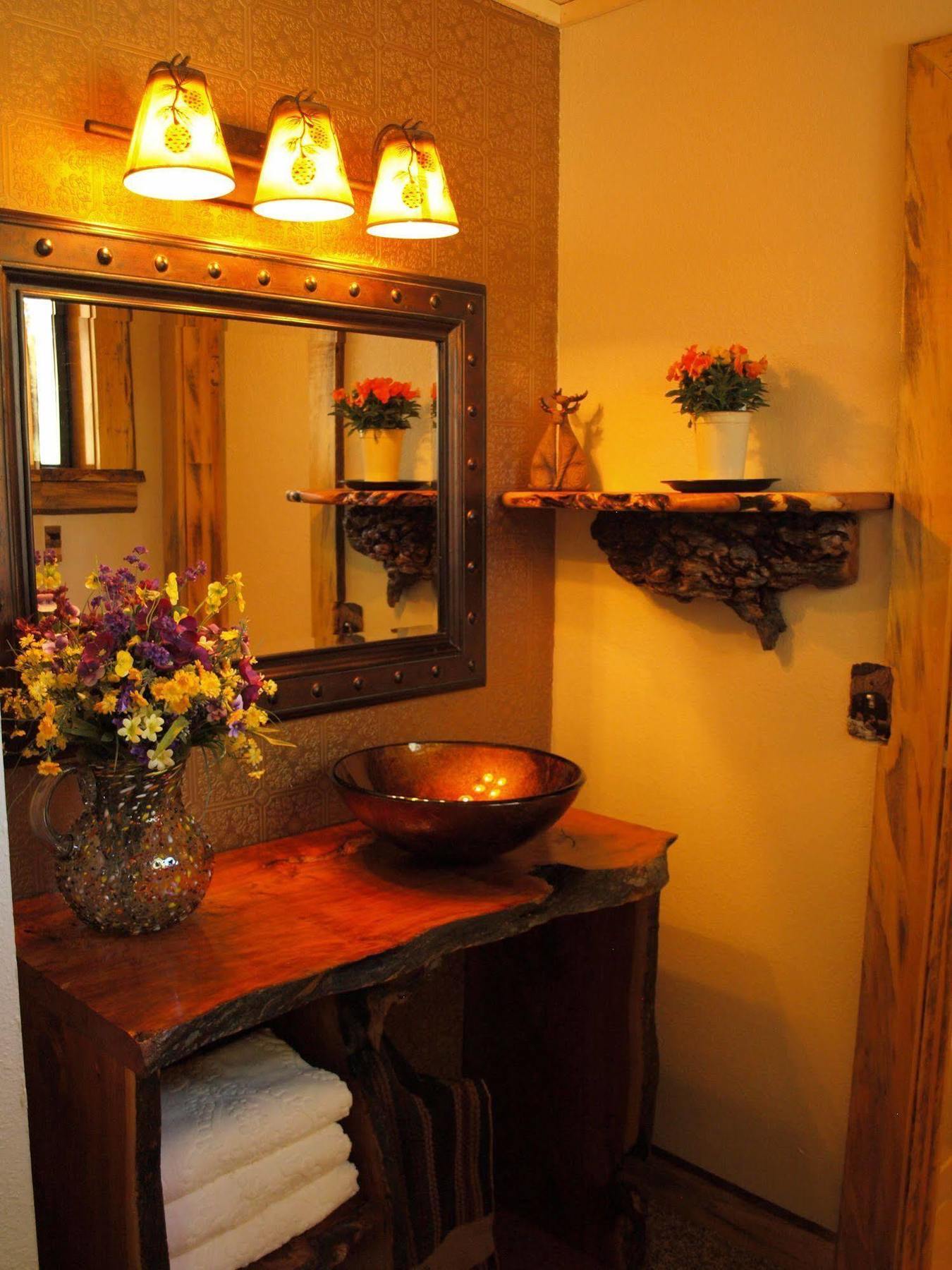 Whispering Pines Inn แฟลกสตาฟ ภายนอก รูปภาพ